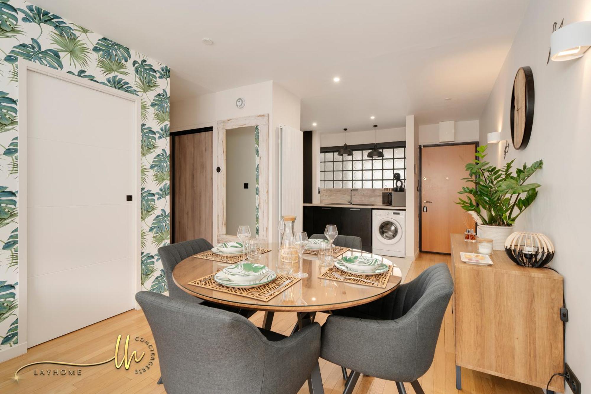 Apartment Chaleureux, Lumineux Et Confortable F2 Renove En Plein Coeur De *