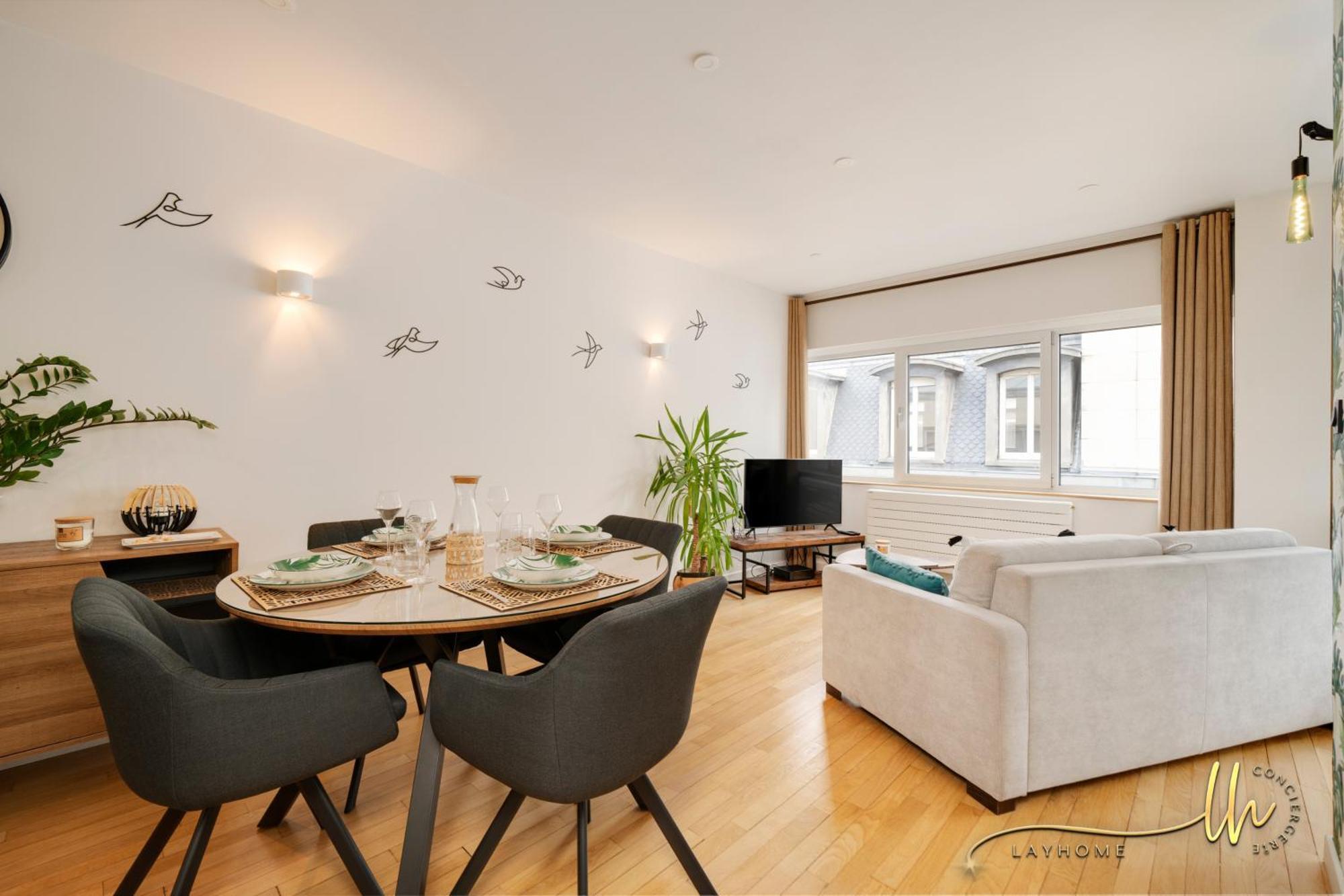 Chaleureux, Lumineux Et Confortable F2 Renove En Plein Coeur De Apartment *
